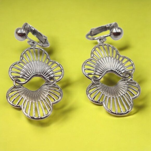 Vintage Sarah Covnetry Earrings Clip Back Silver Tone - Picture 1 of 4